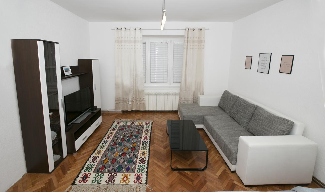 Downtown 3 Bedroom Apartment Sarajevo Luaran gambar